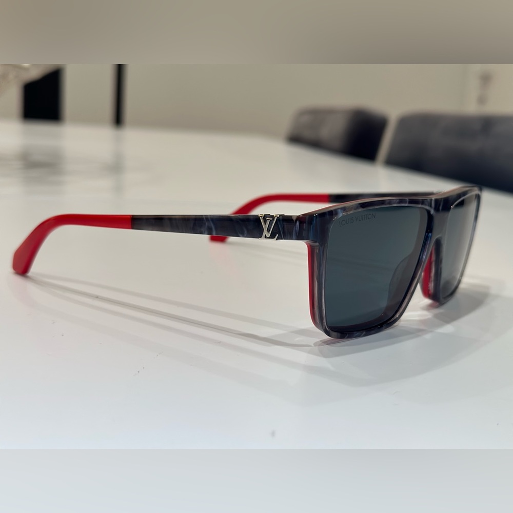 Authentic Louis Vuitton sunglasses - Portland Anthracite - unisex - Picture 1 of 10